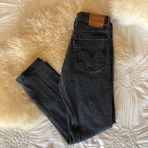 LIKE NEW WEDGIE LEVI’S